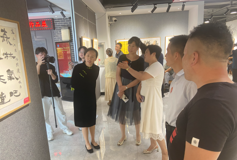 “旅游圣地 醉美参乡”抚松县人参文化书画作品展开幕